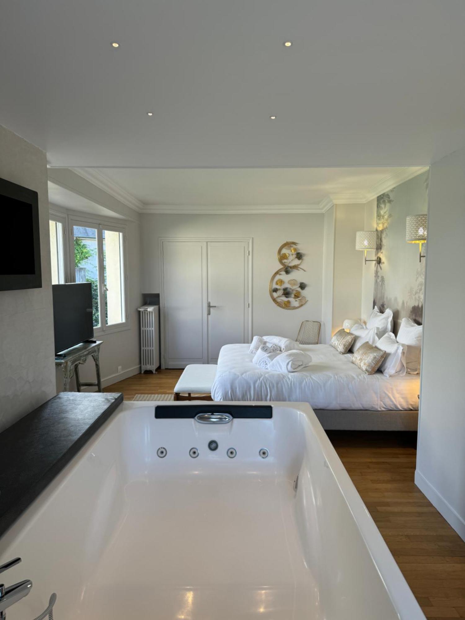 Erawan Boutique Hotel Evreux Exterior photo